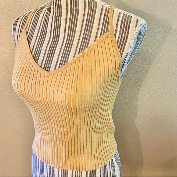 Kendall & Kylie Crop Top Small Gold Ribbed V-Neck Rayon Nylon Thin Straps EUC - Picture 5 of 12